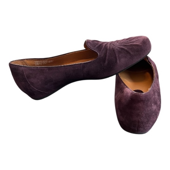 EUC Earthies Zumba blackberry velvet closed toe flats | size 10 - Picture 4 of 7